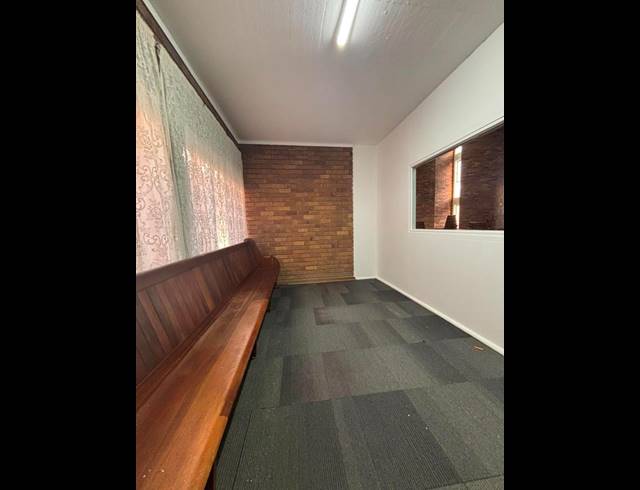 BUSINESS PROPERTY TO RENT IN DALVIEW